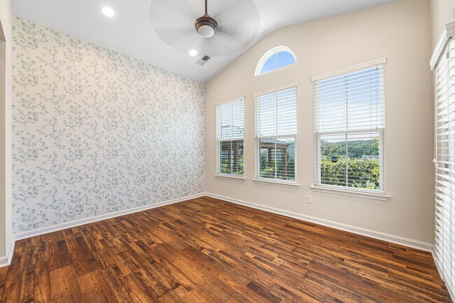 Building Photo - 4006 Fall Oak Terrace