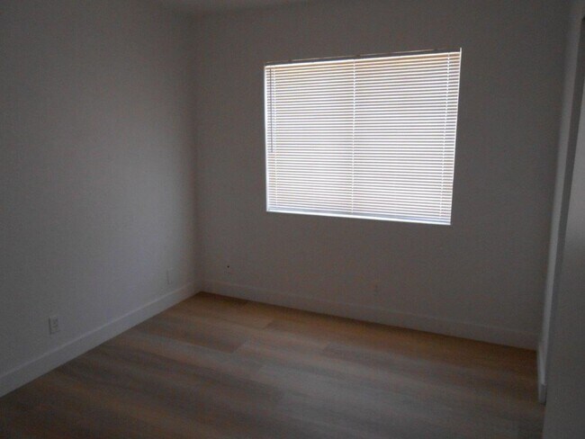 Building Photo - Single Story Home w/4 Bedrooms in Spring V...