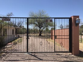 3 bedroom and 2 bathroom fireplace - 9 Jimenez Ln