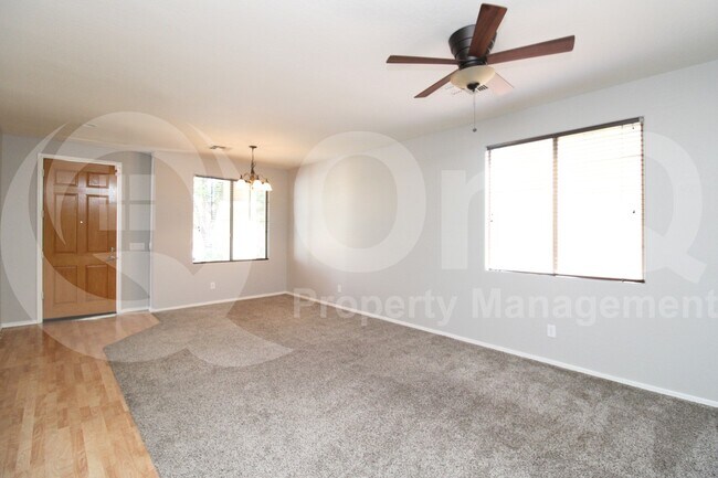 Building Photo - 1467 E Chestnut Ln