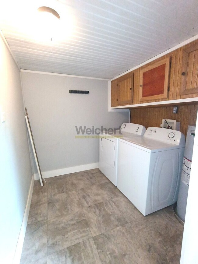 Building Photo - 3Bed/1Bath house with great location