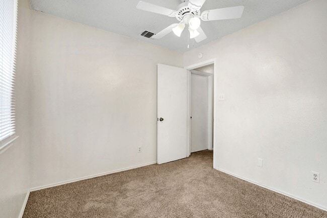 Building Photo - 7204 Hardesty
