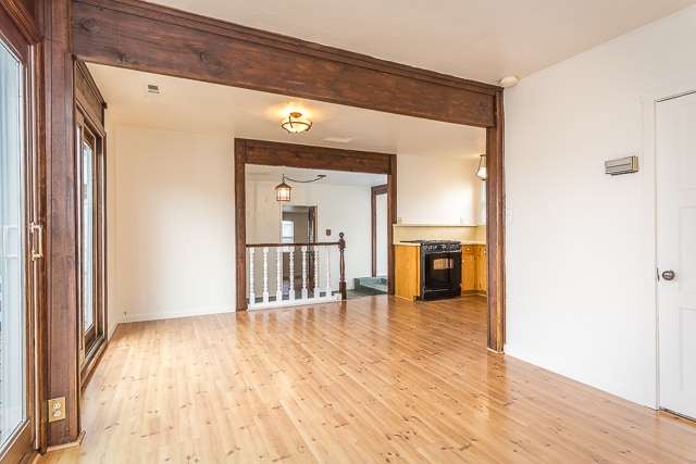 Building Photo - 1 Bedroom, 2 Bath House