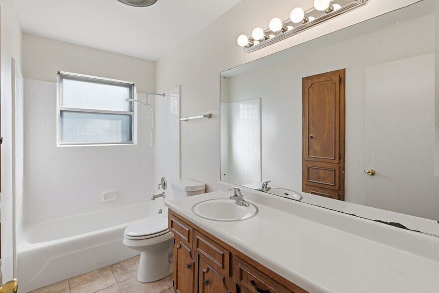 Building Photo - 5922 Moon Dance St