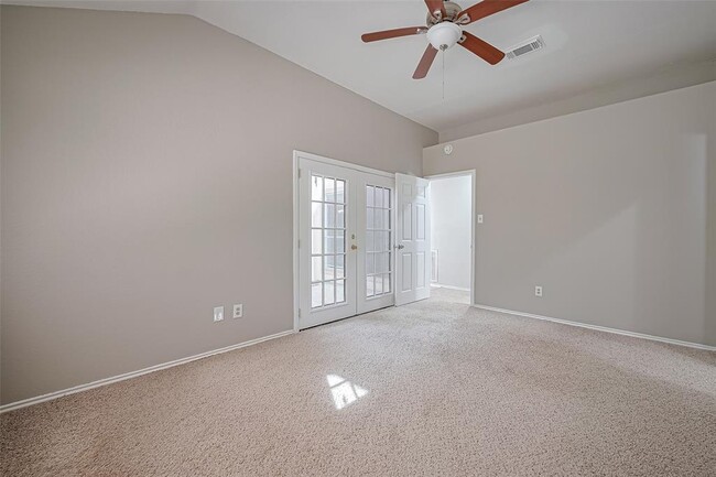 Building Photo - 2339 Loyanne Dr