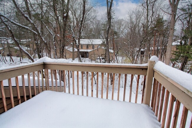 Building Photo - Holland Northside Two Bedroom