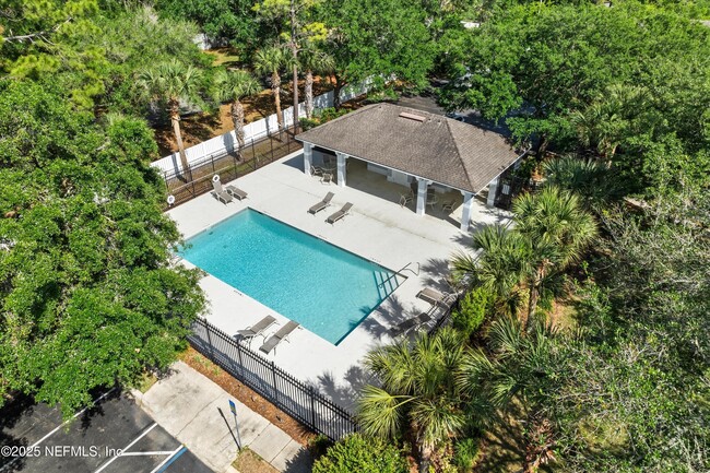 Building Photo - 12311 Kensington Lakes Dr