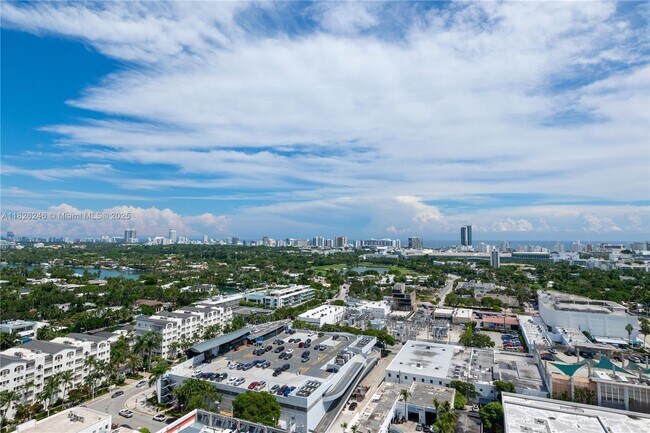 Building Photo - 1800 Sunset Harbour Dr