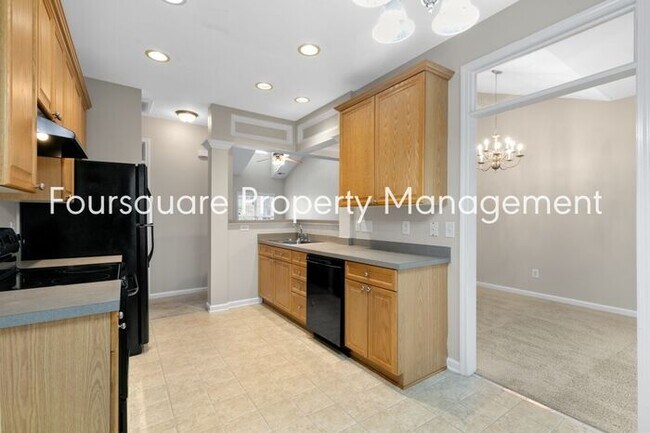 Building Photo - Single Family Home| 1st Floor Master Bedro...
