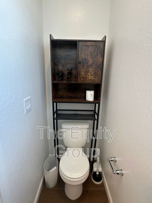 Building Photo - 1087 Buena Vis Ln