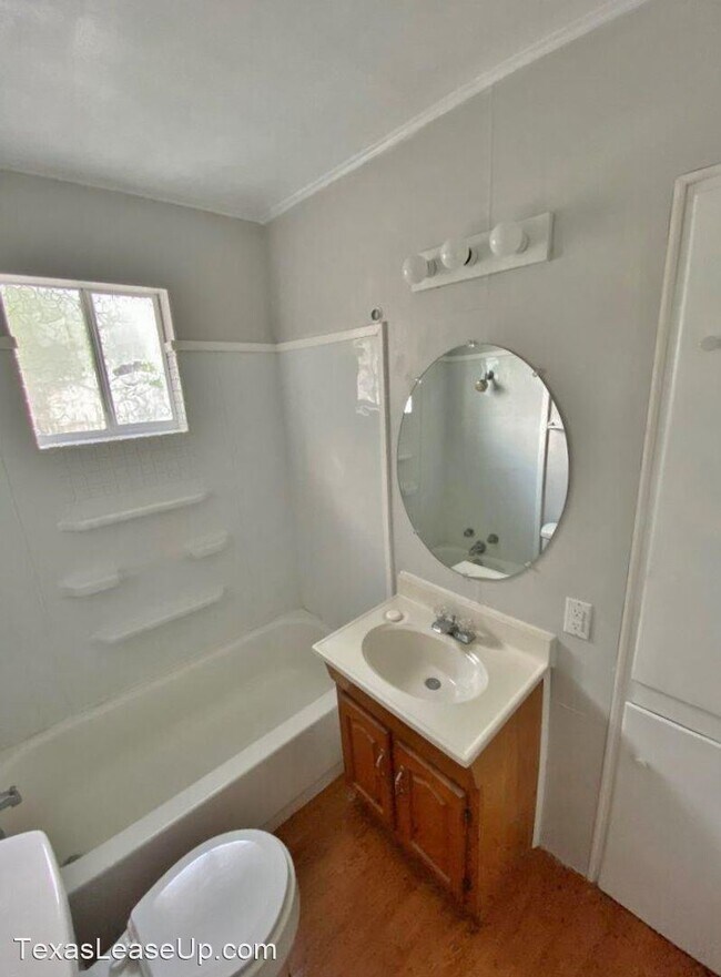 Building Photo - 2 br, 1 bath House - 2031 Katy St