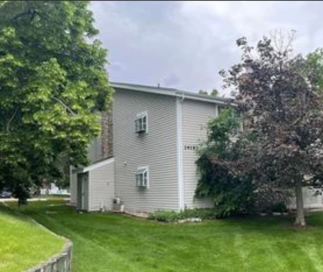 Building Photo - 14192 E Colorado Dr