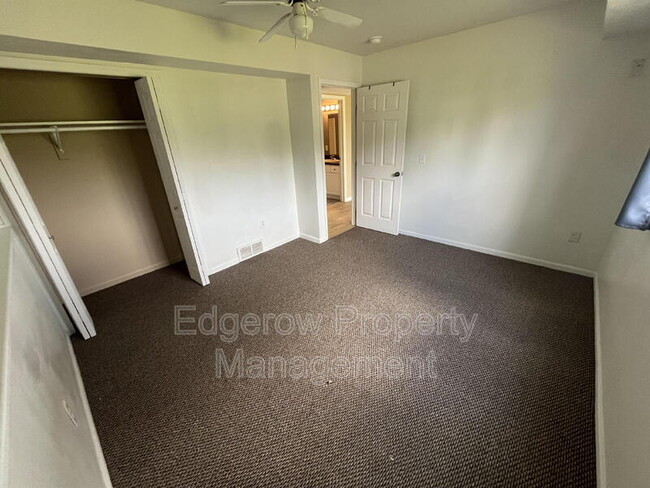 Building Photo - 3607 Deeprose Dr SE