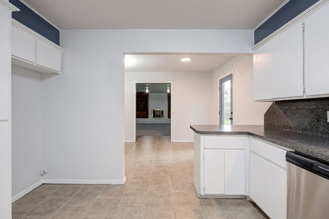 Building Photo - 1707 Ridgemont Cir