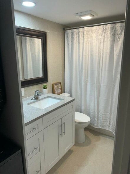 Building Photo - 2101 21st Ln