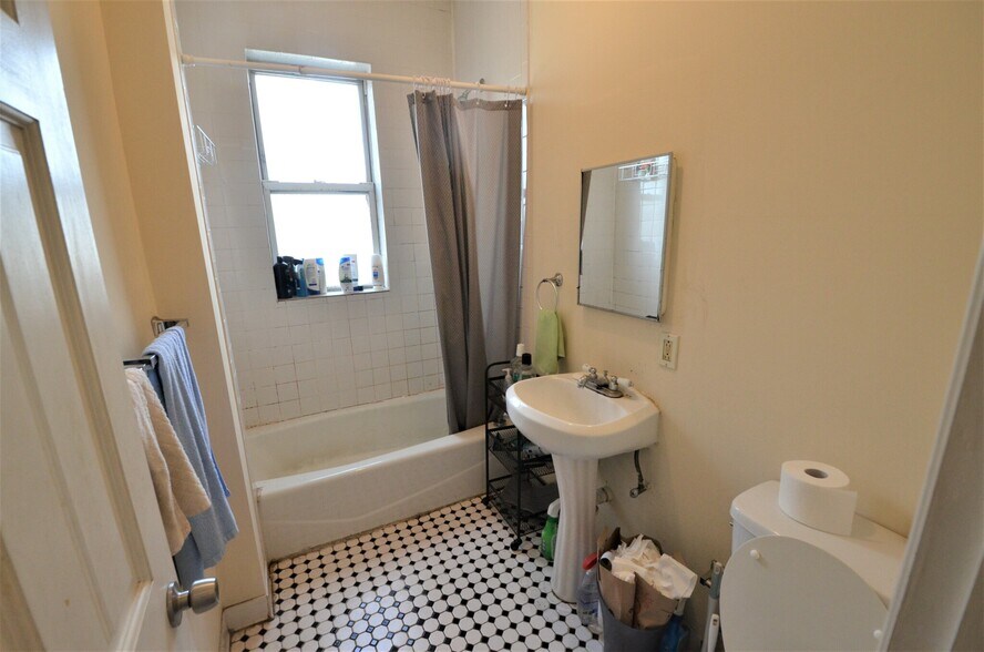 Building Photo - 45 Hemenway St