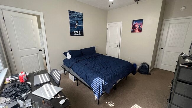 Building Photo - 256 Soho Ct