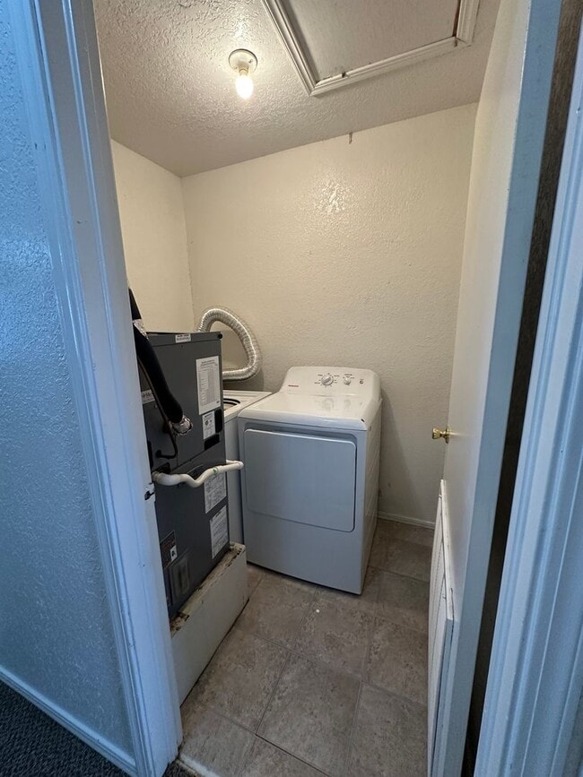 Building Photo - 1311 Eastgate Dr