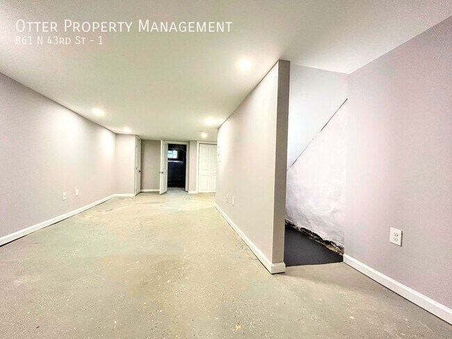 Building Photo - 861 N 43rd St