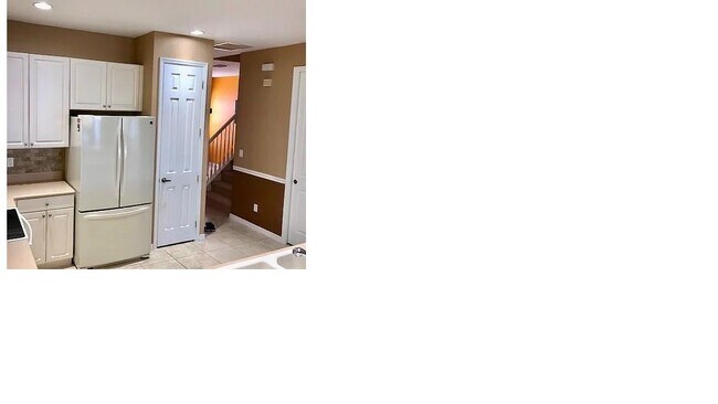 Building Photo - 9952 E Villa Cir