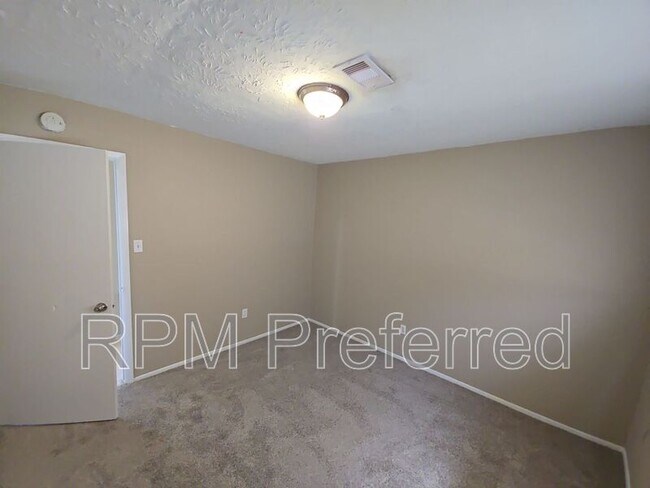 Building Photo - 23207 Pine Post Ln