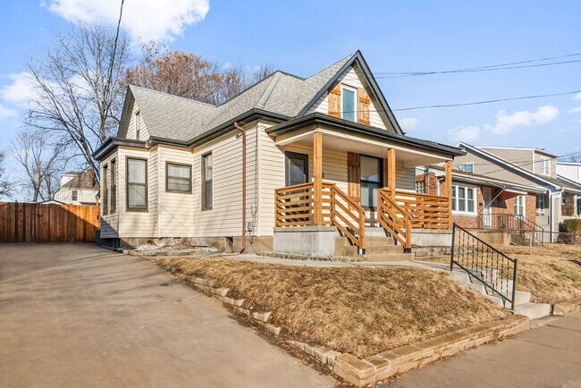 Building Photo - 3532 Greenwood Blvd