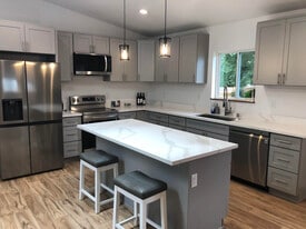 Building Photo - 6835 Condor Loop NE