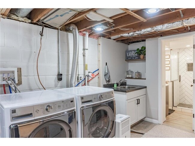 Building Photo - 112514 E Washington Ln