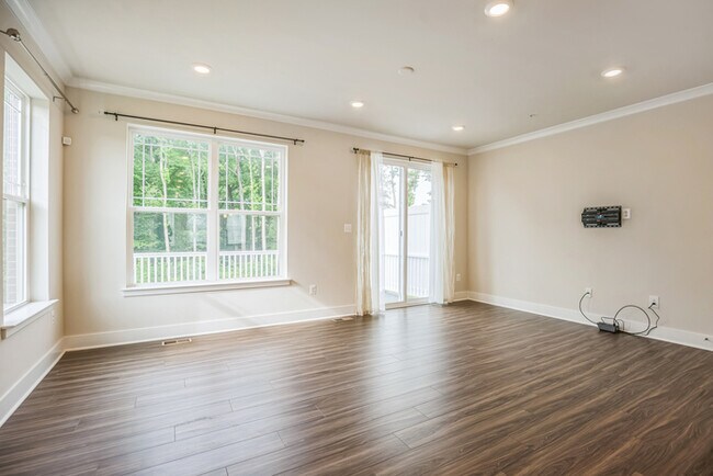 Building Photo - 2756 Bridgewater Dr