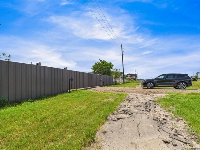 Building Photo - 12418 N Lake Houston Pkwy