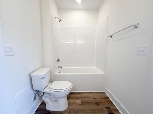 Building Photo - Tristan Style 3-Bedroom w/ Flex Room + Summer Special