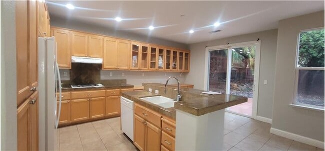 Building Photo - 2467 Berkshire Ln