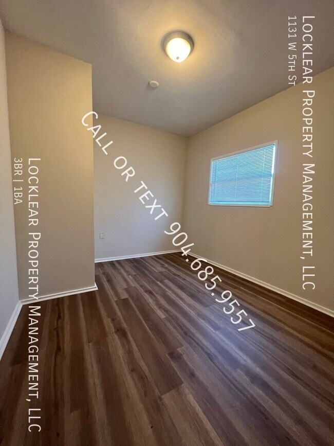 Building Photo - Newly Renovated 3 Bed, 2 Bath Single Famil...