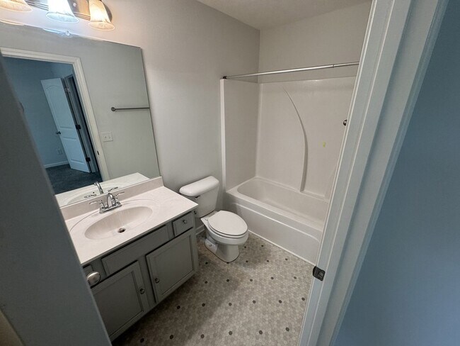 Building Photo - 3706 Selina Dr