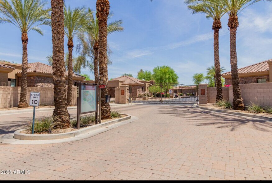 Building Photo - 4241 N Pebble Creek Pky