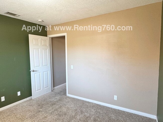 Building Photo - Modern 4 Bedroom 2 Bathroom Home