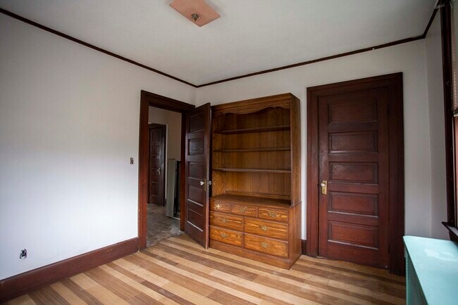 Building Photo - 2 Bryant St