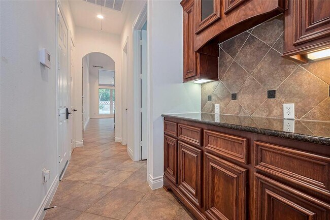 Building Photo - 25307 Oakton Springs Dr