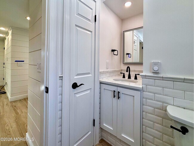 Building Photo - 2634 E Hurley Pond Rd