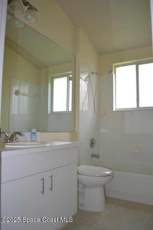 Building Photo - 2542 Ventura Cir