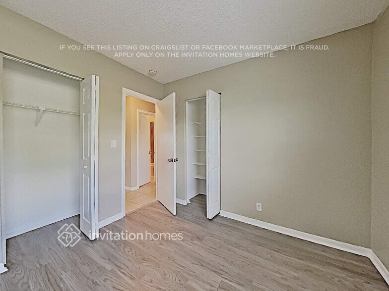 Building Photo - 10940 NW 21st St