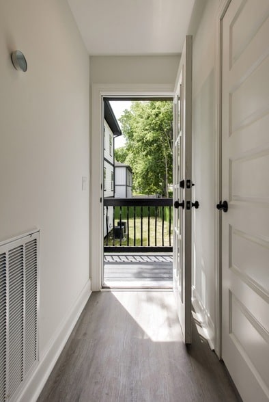 Building Photo - 203 Oceola Ave