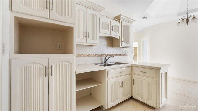 Building Photo - 2013 Agua Fina Ave