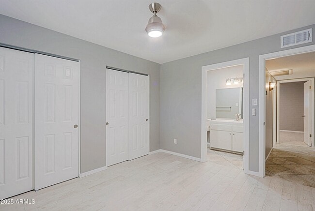 Building Photo - 8402 E Coronado Rd