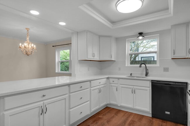 Building Photo - 707 Osage Dr