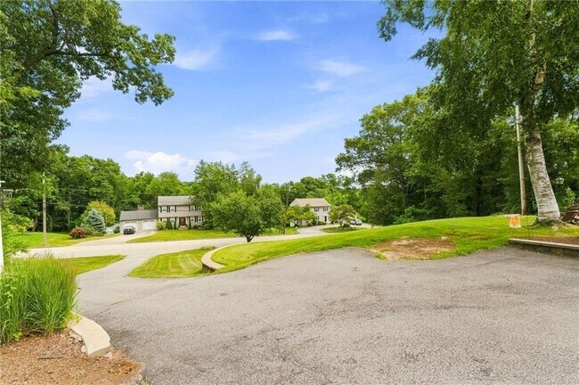 Building Photo - 84 Kimberly Ln