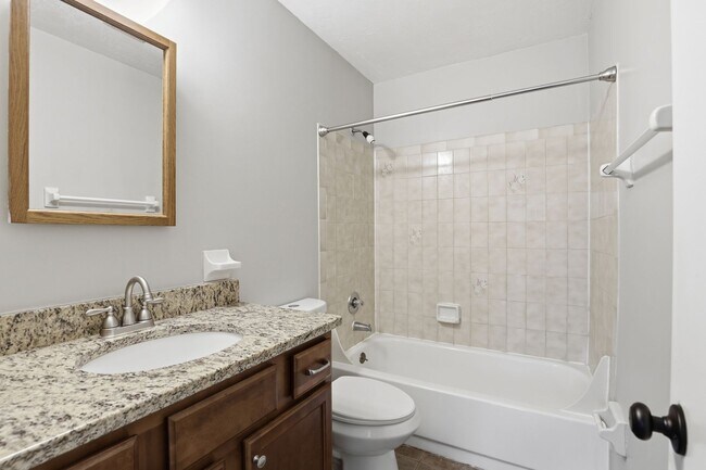 Building Photo - Southfork Oaks Condo