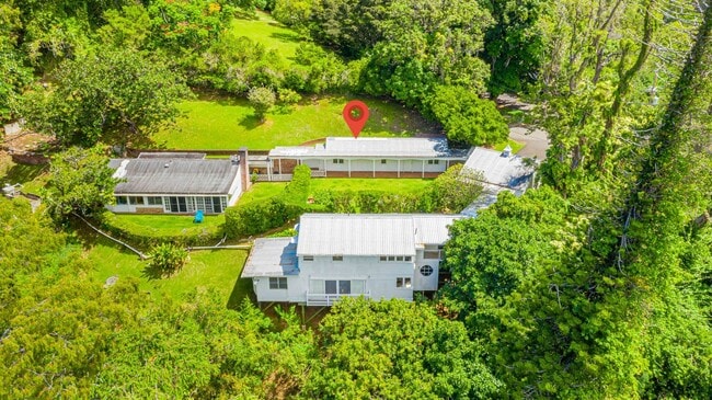 Building Photo - Rare Find: Tantalus Rustic Charm: Large: 1 Bdr/1 Bth:- Electric Included