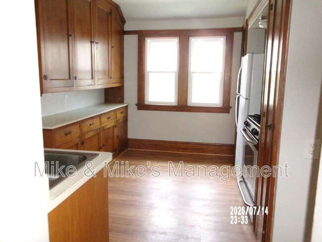 Building Photo - 2124 N 60th St