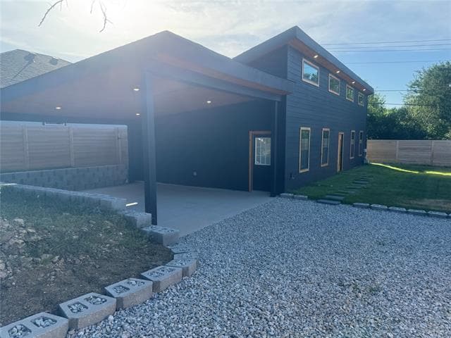 Building Photo - 2806 Beechwood St